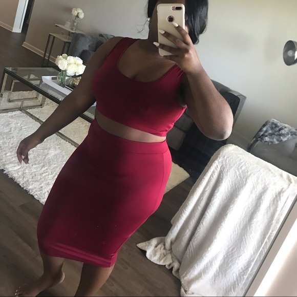 Dresses & Skirts - 🖤✨ PERFECT FOR FALL TWO PIECE MAROON SKIRT SET